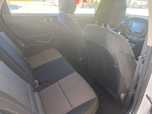 Used 2020 Kia Soul S image 19