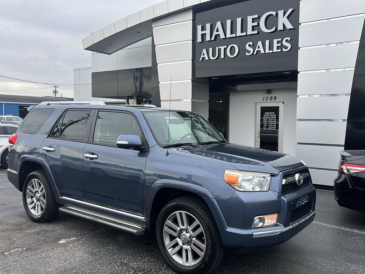 Used 2010 Toyota 4Runner Limited AWD/4WD image 6