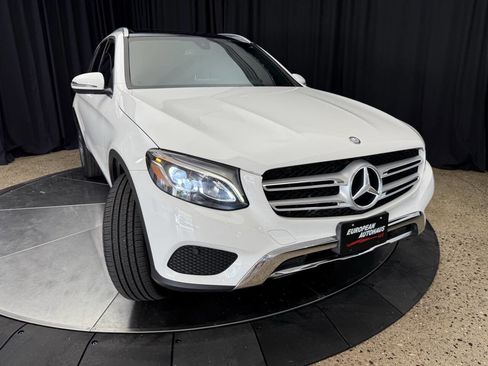 Used 2017 Mercedes-Benz GLC 300 4MATIC image 4