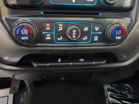 Used 2018 Chevrolet Silverado 1500 LT w/ All Star Edition AWD/4WD image 19