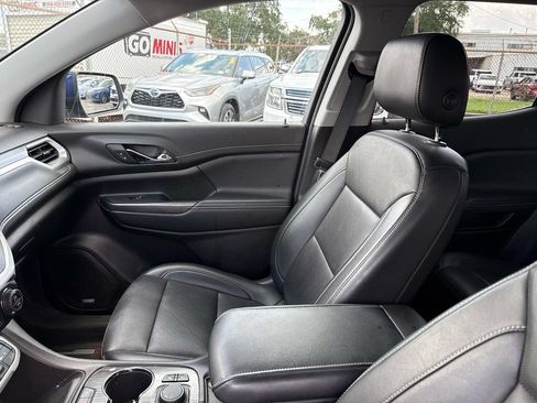 Used 2023 GMC Acadia SLT w/ Preferred Package FWD image 19
