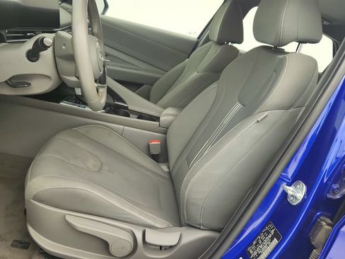 Used 2025 Hyundai Elantra SEL FWD image 14