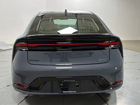 Certified 2025 Toyota Prius XLE image 4
