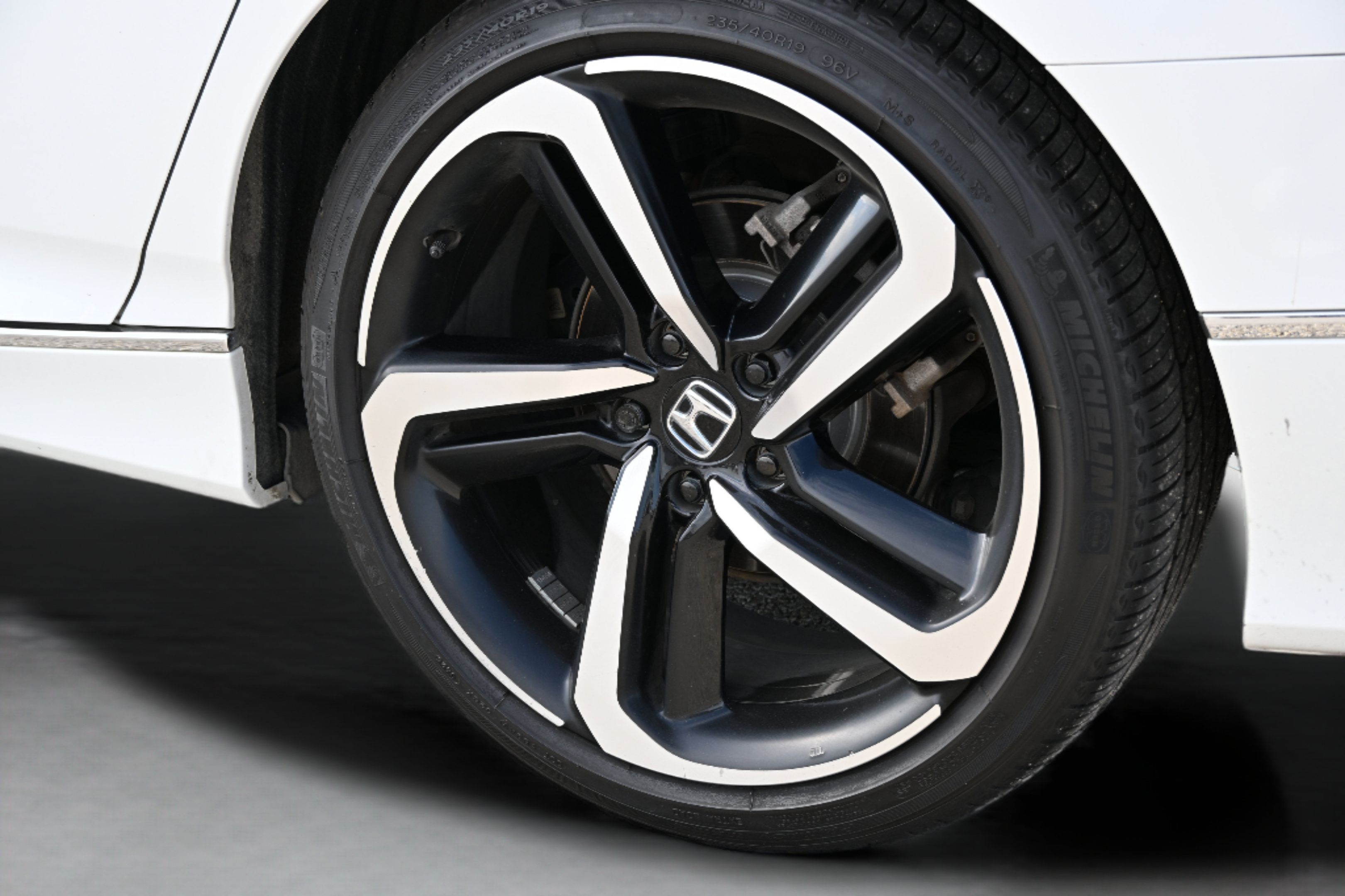 Used 2019 Honda Accord EX image 34