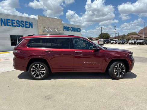 Used 2023 Jeep Grand Cherokee L Overland AWD/4WD image 2