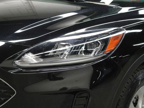 Used 2022 Ford Escape SE w/ Cold Weather Package image 32