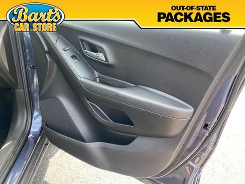 Used 2019 Chevrolet Trax LT w/ LT Convenience Package FWD image 12