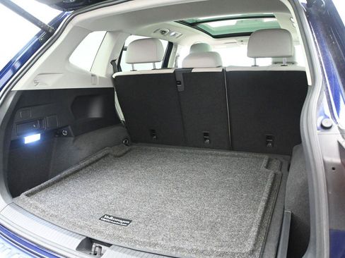 Used 2022 Volkswagen Tiguan SE AWD/4WD image 13
