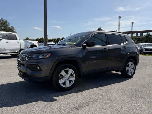 Used 2022 Jeep Compass Latitude w/ Convenience Group AWD/4WD image 9