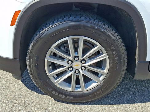 Used 2023 Chevrolet Traverse LT AWD/4WD image 8