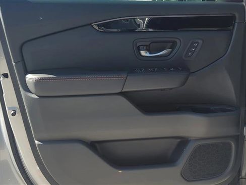 New 2025 Honda Pilot TrailSport image 10