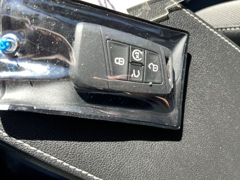 Certified 2024 Volkswagen Taos SE w/ Black Wheel Package image 32