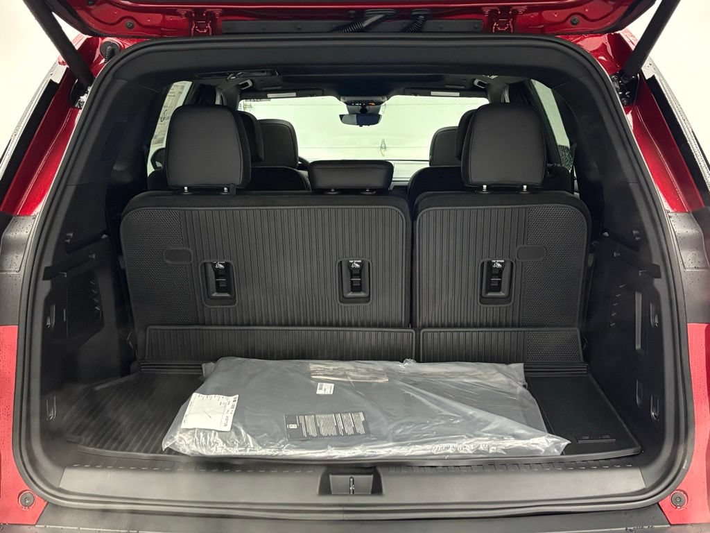 New 2026 GMC Acadia Elevation w/ Elevation Premium Package AWD/4WD image 12