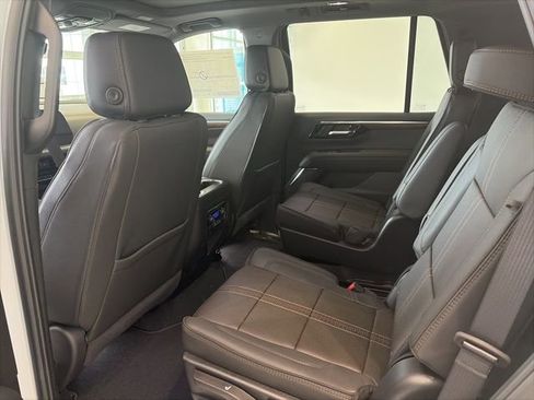 New 2026 Chevrolet Tahoe High Country AWD/4WD image 14