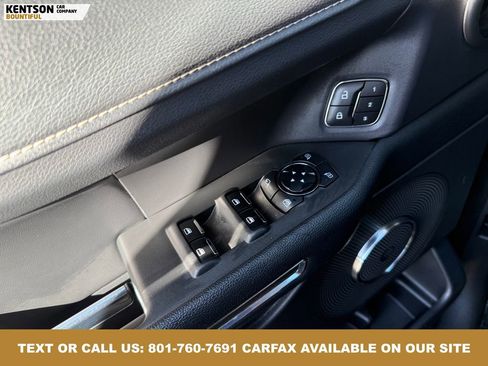 Used 2024 Ford Expedition XLT image 23