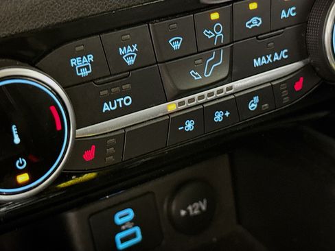 Used 2022 Ford Escape SEL image 24