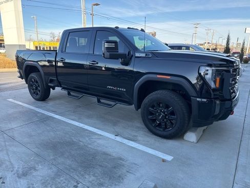 Used 2024 GMC Sierra 2500 AT4 w/ Technology Package image 5