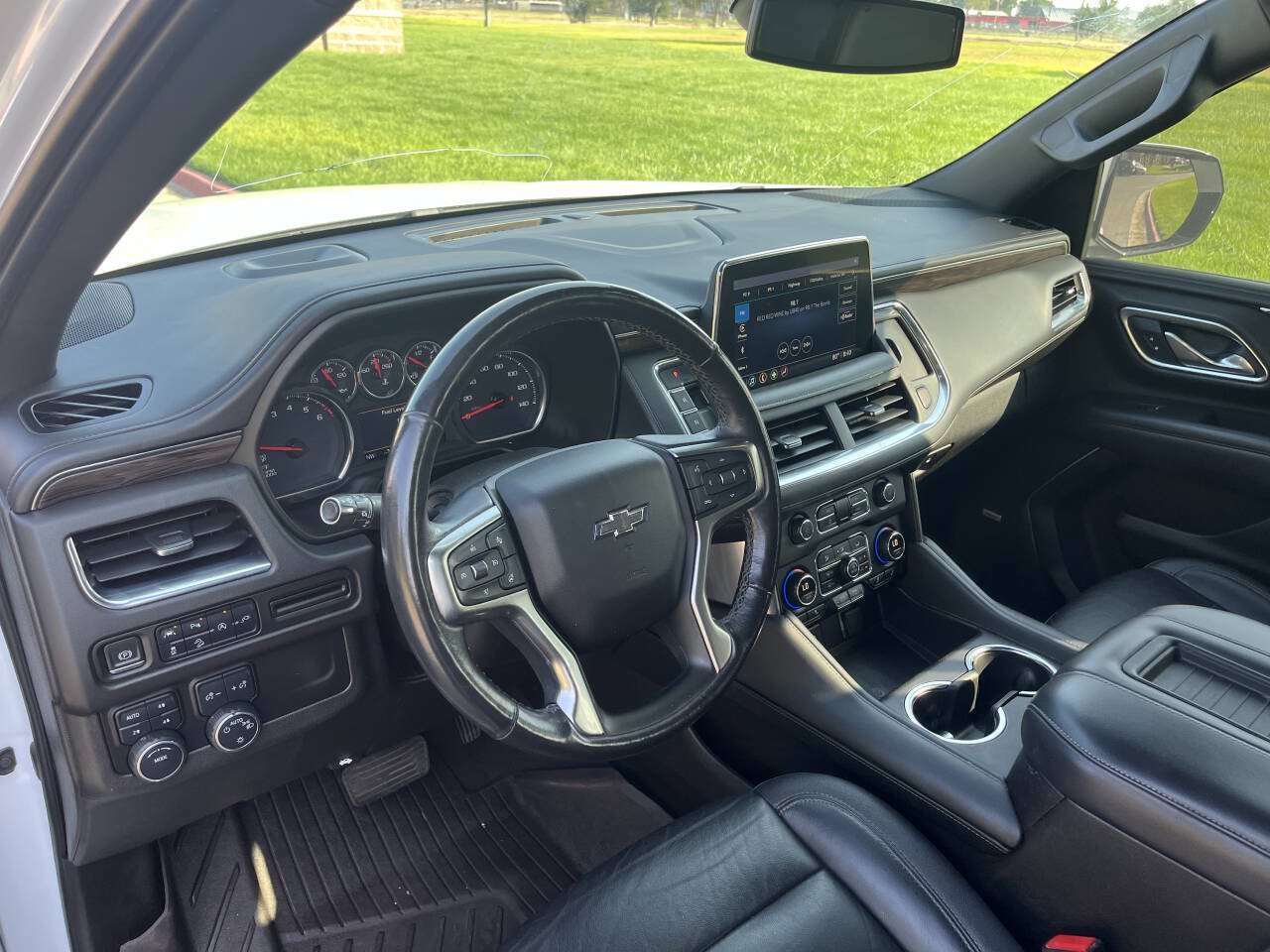 Used 2021 Chevrolet Suburban Z71 w/ Luxury Package AWD/4WD image 9
