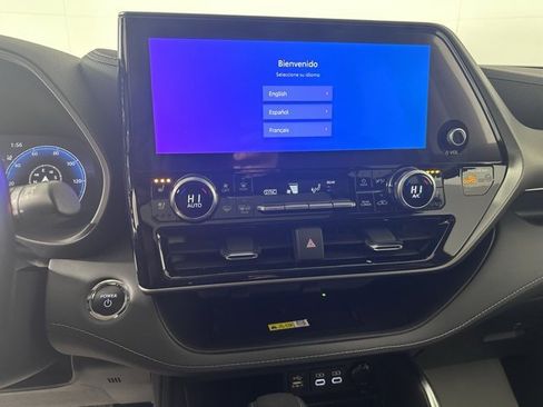 Used 2023 Toyota Highlander Limited image 29