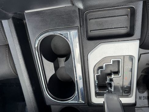 Used 2018 Toyota Tundra SR5 w/ SR5 Upgrade Package image 39