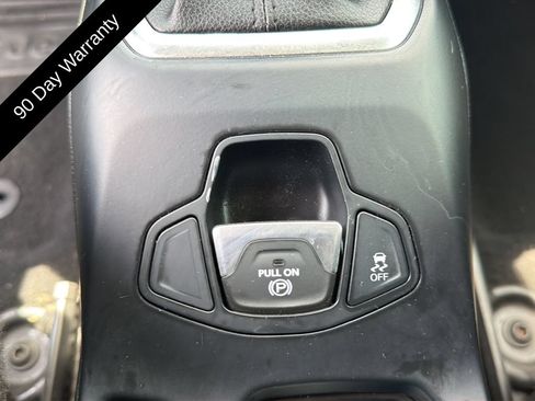 Used 2018 Jeep Renegade Latitude FWD image 27