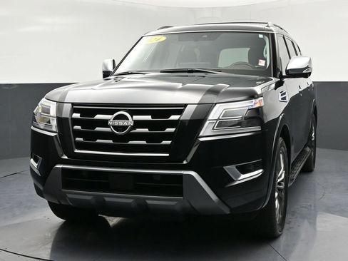 Used 2024 Nissan Armada Platinum w/ Captain's Chairs Package image 3