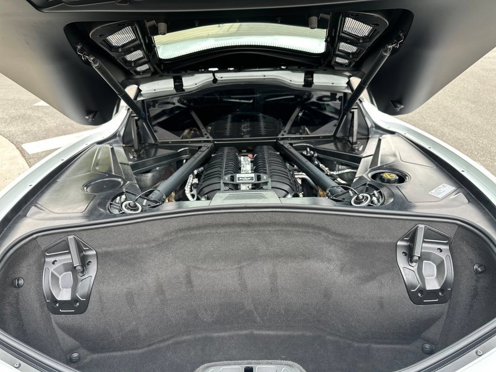 Used 2025 Chevrolet Corvette Z06 RWD image 34