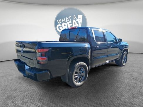 Used 2025 Nissan Frontier SV w/ SV Convenience Package AWD/4WD image 3