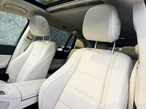 Used 2022 Mercedes-Benz GLS 450 4MATIC image 21