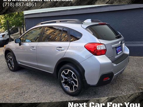 Used 2017 Subaru Crosstrek 2.0i Premium AWD/4WD image 3