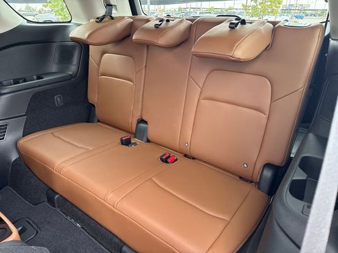 Used 2025 Nissan Pathfinder Platinum image 35