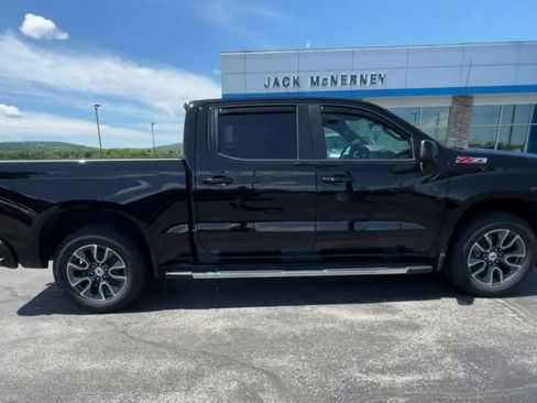 Used 2022 Chevrolet Silverado 1500 RST AWD/4WD image 9