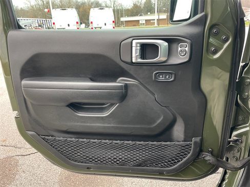 Used 2023 Jeep Gladiator Sport S image 26