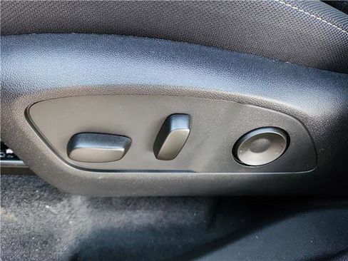 New 2026 Chevrolet Traverse LT image 12