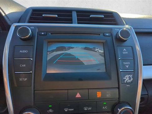 Used 2017 Toyota Camry SE image 15