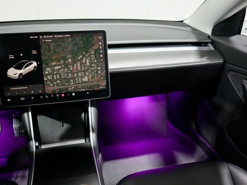 Used 2018 Tesla Model 3 Long Range image 16