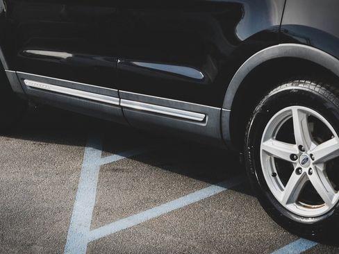 Used 2019 Ford Explorer XLT w/ Class III Trailer Tow Package image 18