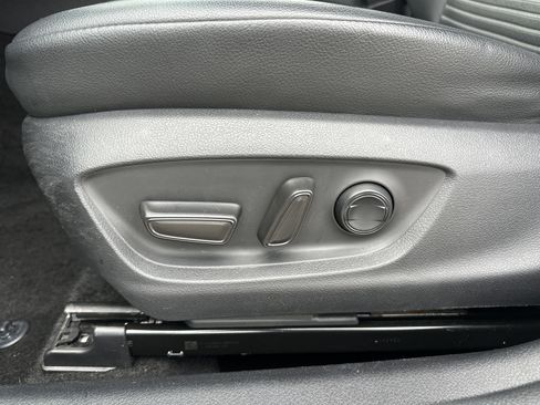 Used 2018 Toyota Camry SE image 10