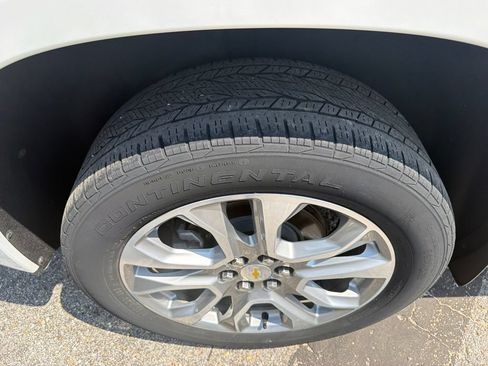 Used 2020 Chevrolet Traverse Premier FWD image 11