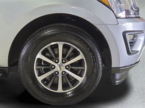 Used 2020 Ford Expedition XLT image 10