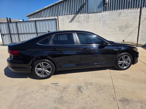 Used 2021 Volkswagen Jetta R-Line image 9