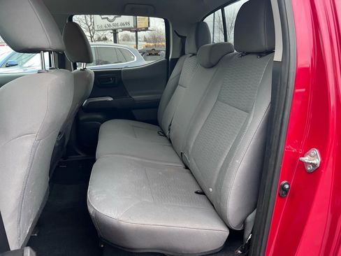 Used 2017 Toyota Tacoma SR5 image 16