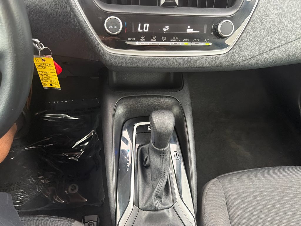 Used 2025 Toyota Corolla LE FWD image 20