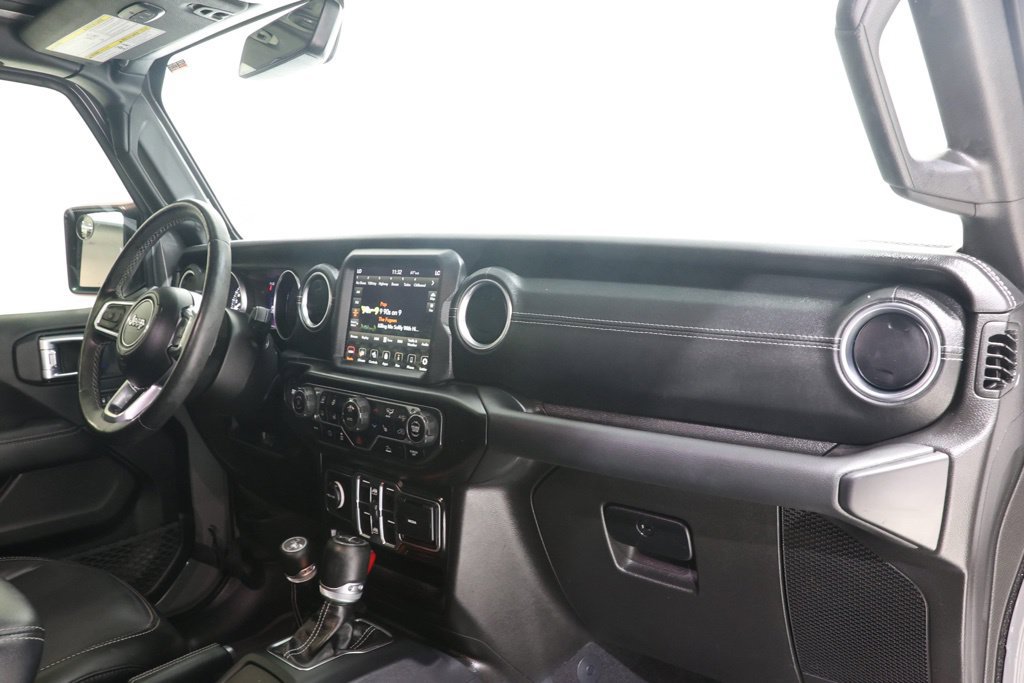 Used 2023 Jeep Wrangler Unlimited Sahara w/ Cold Weather Group AWD/4WD image 19