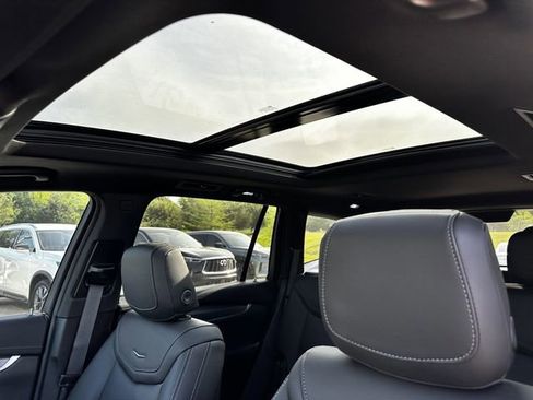 New 2025 Cadillac XT6 Luxury image 20