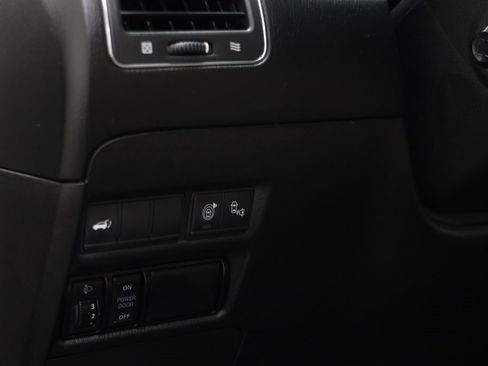 Used 2017 Nissan Armada Platinum w/ Interior Lighting Package image 7