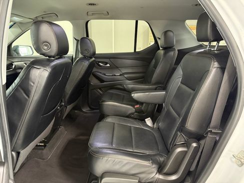 Used 2019 Chevrolet Traverse LT w/ LPO, Blackout Package AWD/4WD image 11