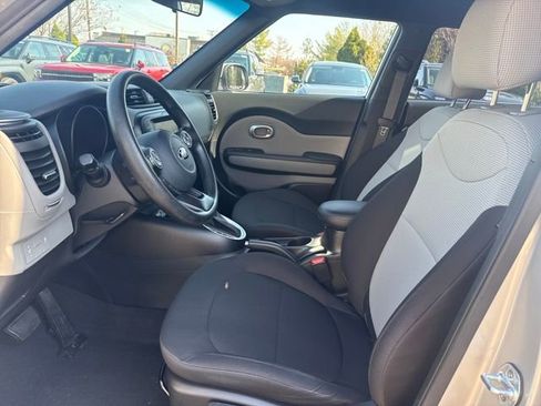 Used 2018 Kia Soul Base w/ Option Group 020 image 9