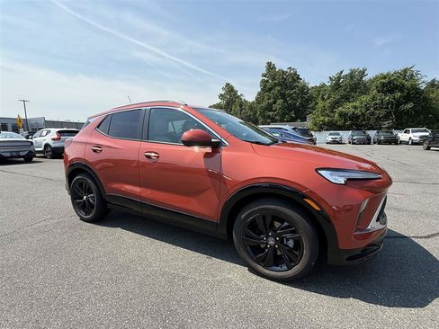 Used 2024 Buick Encore GX Sport Touring w/ Comfort Package FWD image 7
