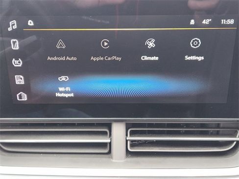 Certified 2024 Chevrolet Trax LT w/ Sunroof Package image 17